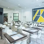 Comfort Centre Hotel
