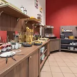 Comfort Centre Hotel