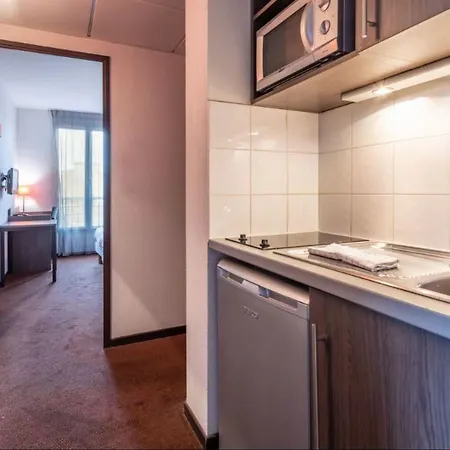 Comfort Centre Hotel