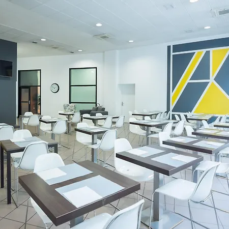 Comfort Centre Aparthotel