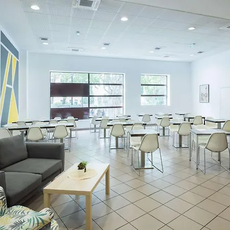 Comfort Centre Ним