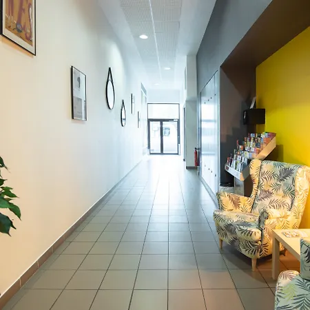 Comfort Centre מלון דירות נים