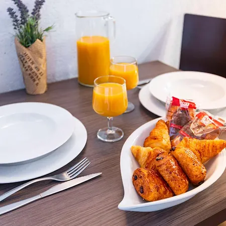 Aparthotel Comfort Centre 3*