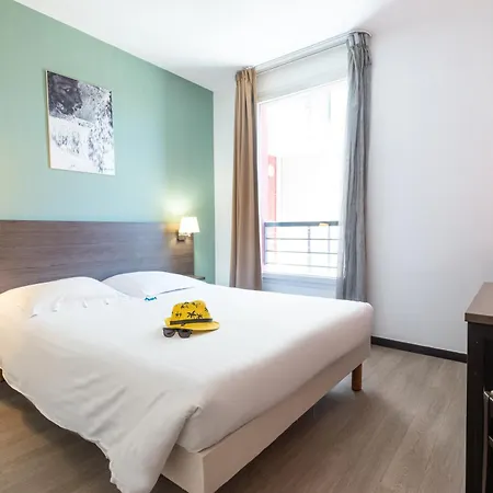 מלון דירות Comfort Centre 4*