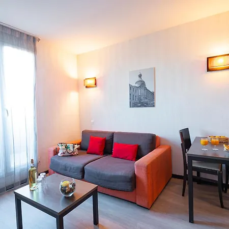 Отель Comfort Centre 3*