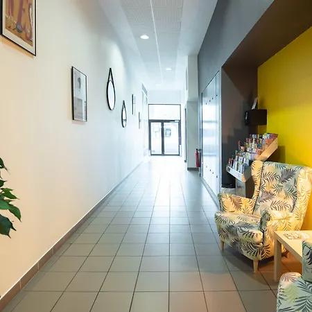 Отель Comfort Centre Ним