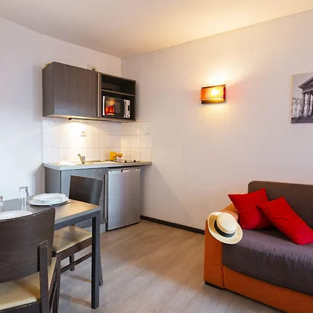 Comfort Centre Aparthotel