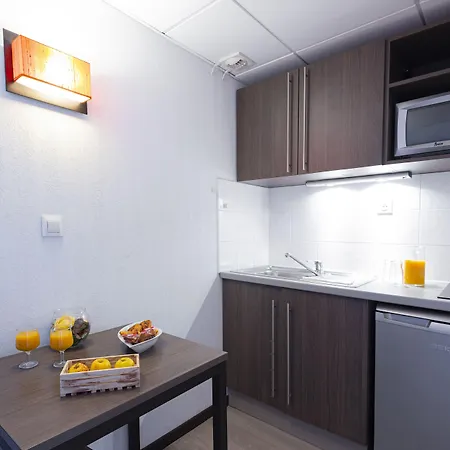 Comfort Centre Aparthotel
