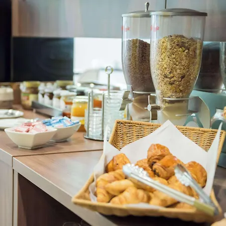 Comfort Centre نيم