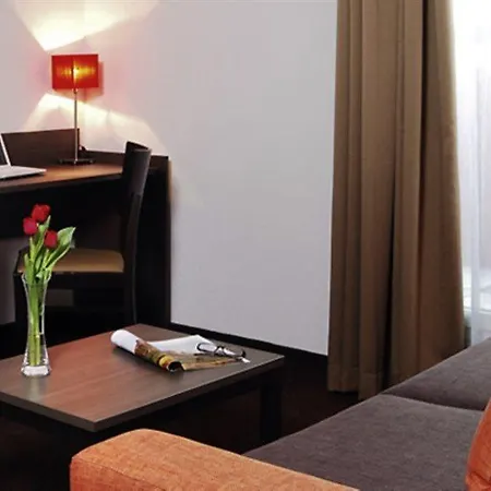 Comfort Centre Aparthotel 3*