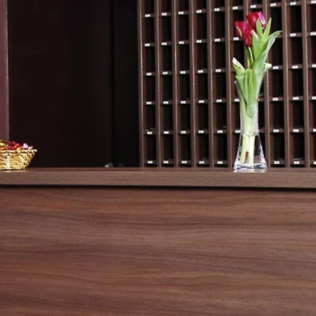 Comfort Centre Hotel