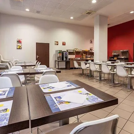 Comfort Centre Hotel 3*