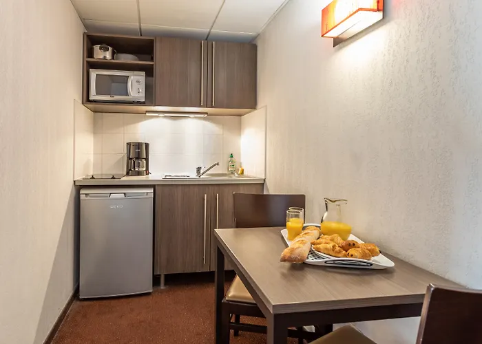 Comfort Centre Hotel