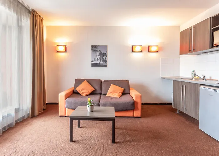 Comfort Centre Hotel