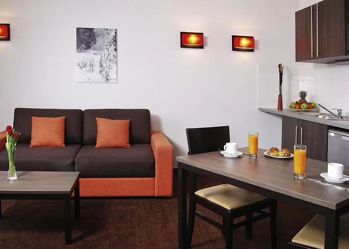 Comfort Centre Hotel